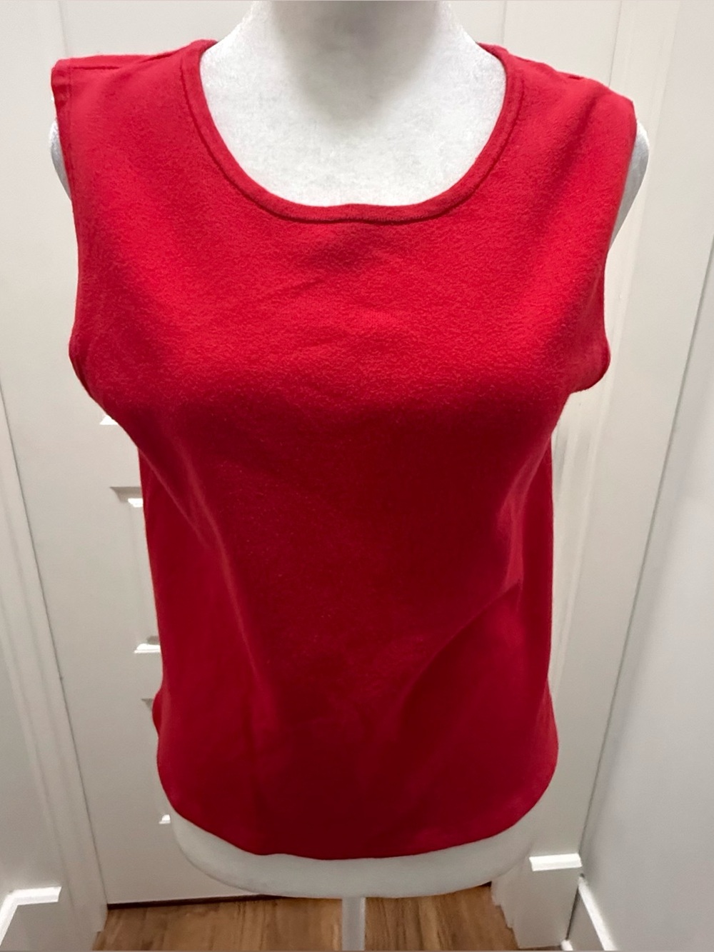 Vintage Lilly Pulitzer. Sleeveless Knit Top. Red. Size Large.